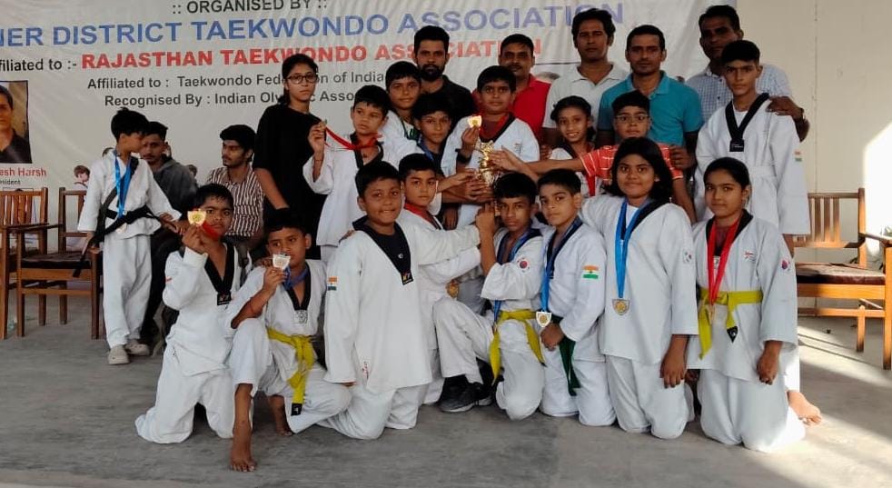 जिला स्तरीय ताइक्वांडो प्रतियोगिता में आर्मी के खिलाड़ियों ने जीते 20 पदक