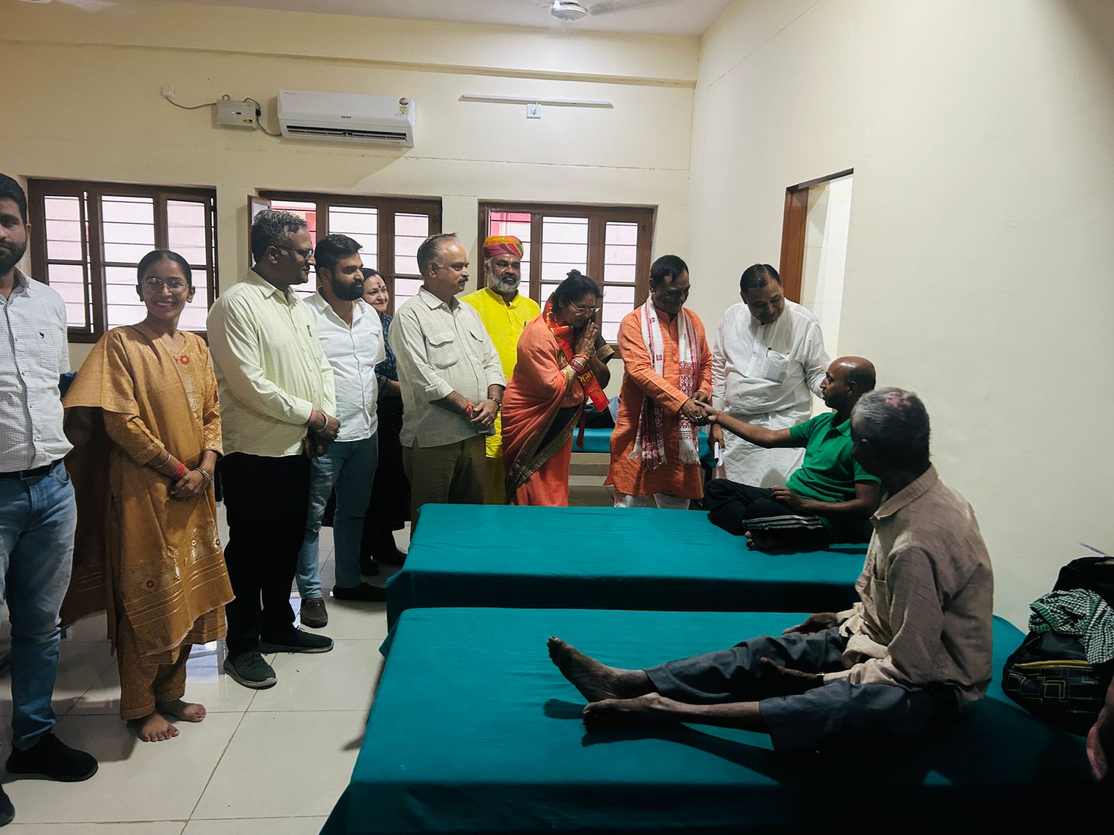 अपना परिवार सेवा सदन ,मुख्यमंत्री पुनर्वास गृह में दीपावली स्नेह मिलन समारोह मनाया गया