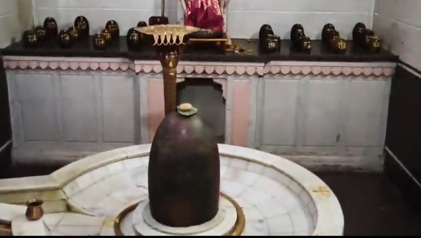 एक मंदिर…25 शिवलिंग! इस अनोखे मंदिर के दर्शन से मिलता स्वर्ग, भक्तों की रहती भीड़