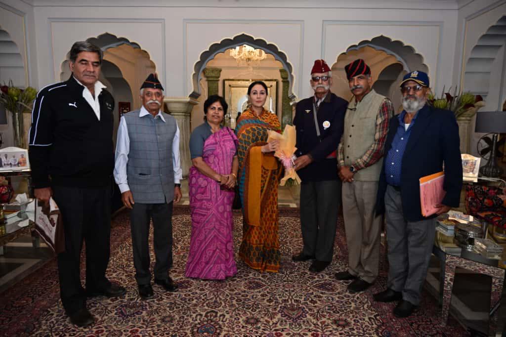 डिप्टी सीएम दिया कुमारी से मिले बीकानेर के पूर्व सैनिक, यह रखी मांग…
