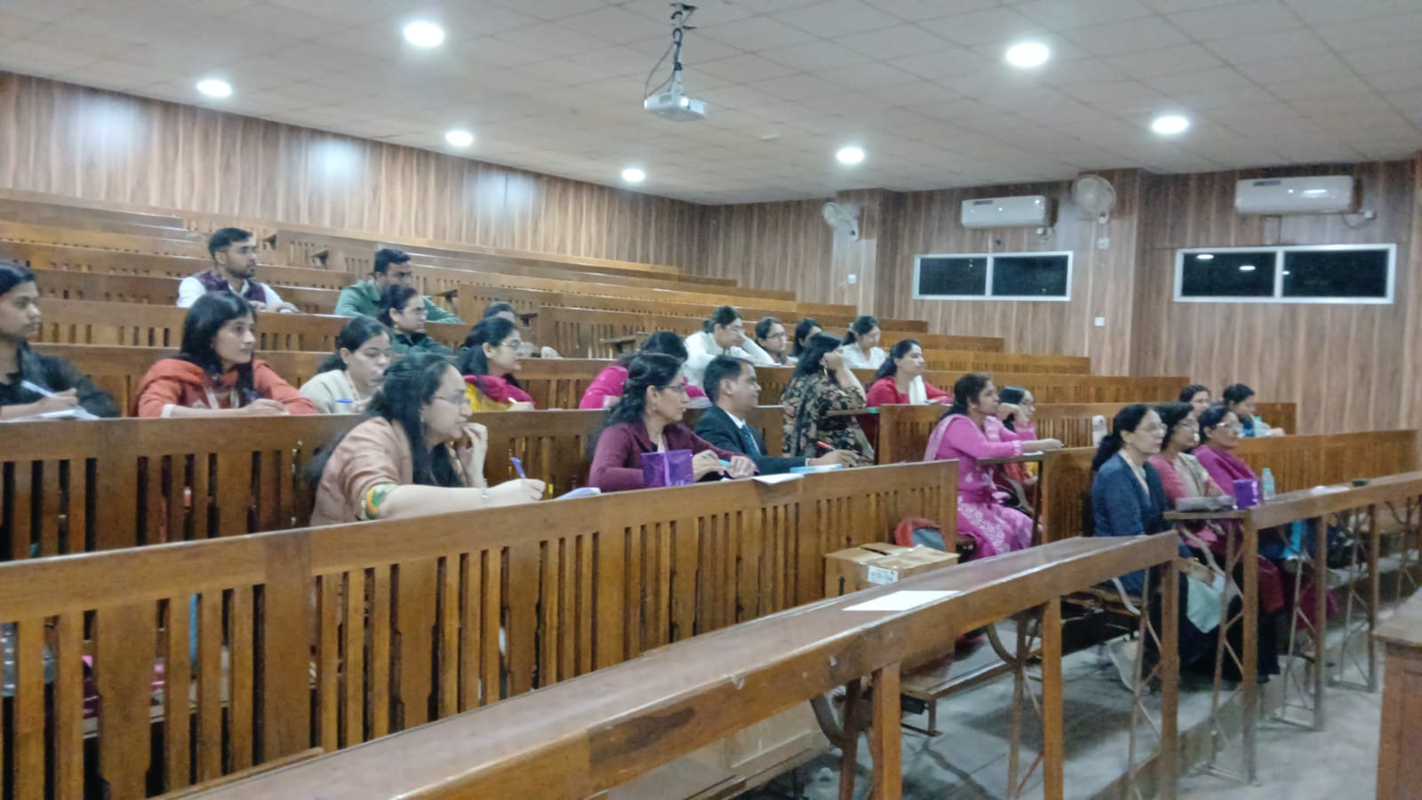 एचबी कांक्लेव के दूसरे दिन डॉक्टर्स ने सीखीं जांच की नई तकनीकें, बोन मैरो और पीआईसीसी लाइन पर वर्कशॉप