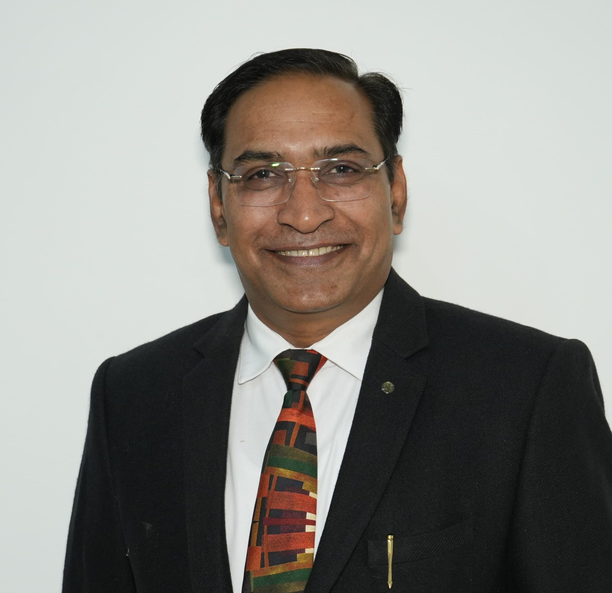 पीबीएम अधीक्षक डॉ. बी.सी. घीया ने दिए निर्देश, अब सुरक्षा गार्ड अनिवार्य रूप पहनेंगे ड्रेस और आईडी कार्ड
