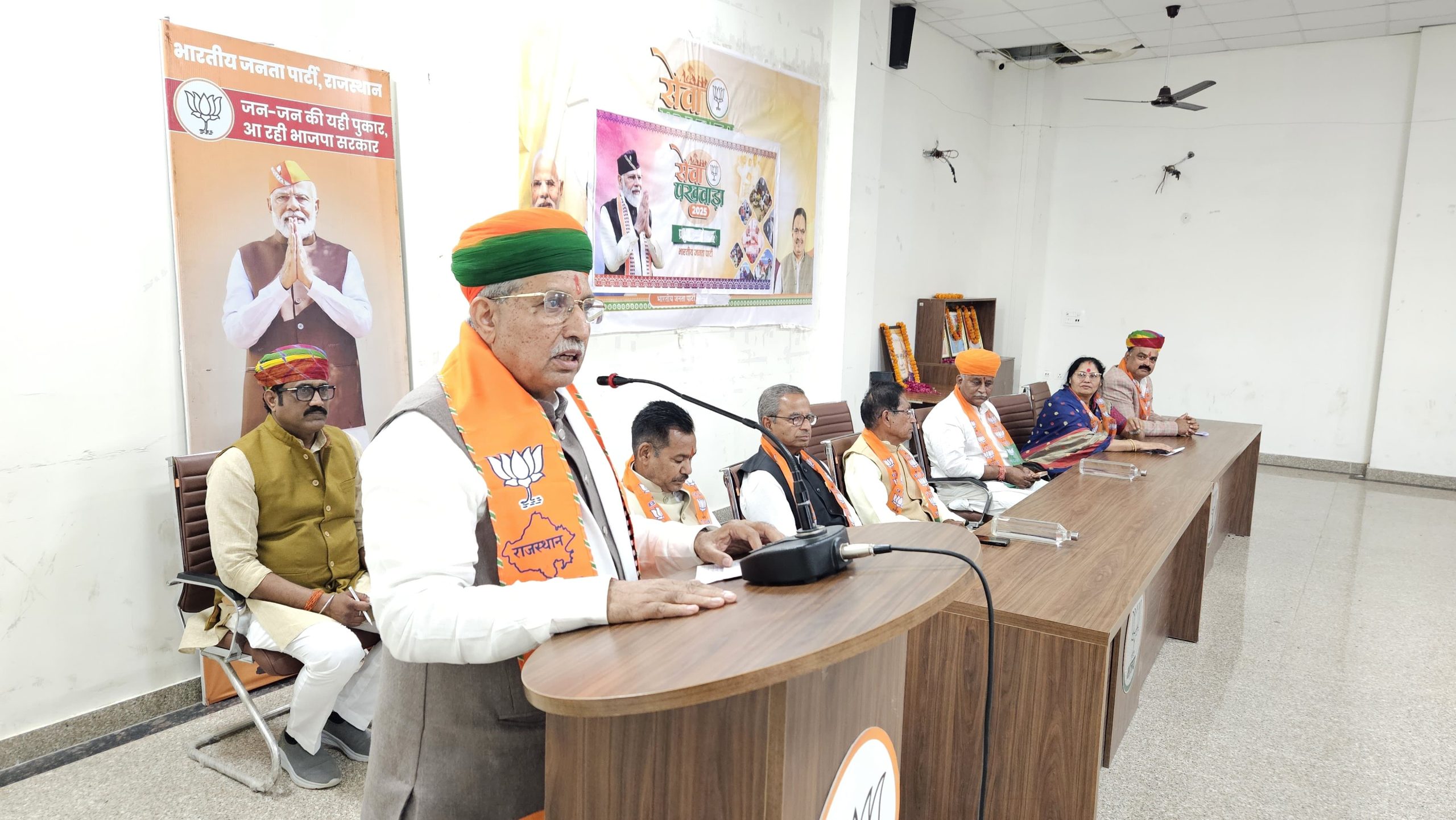 अर्जुन राम मेघवाल बोले – अटल बिहारी वाजपेयी के सुशासन के प्रहरी हैं BLA-2 कार्यकर्ता, लोकतंत्र की सशक्त रीढ़ ।