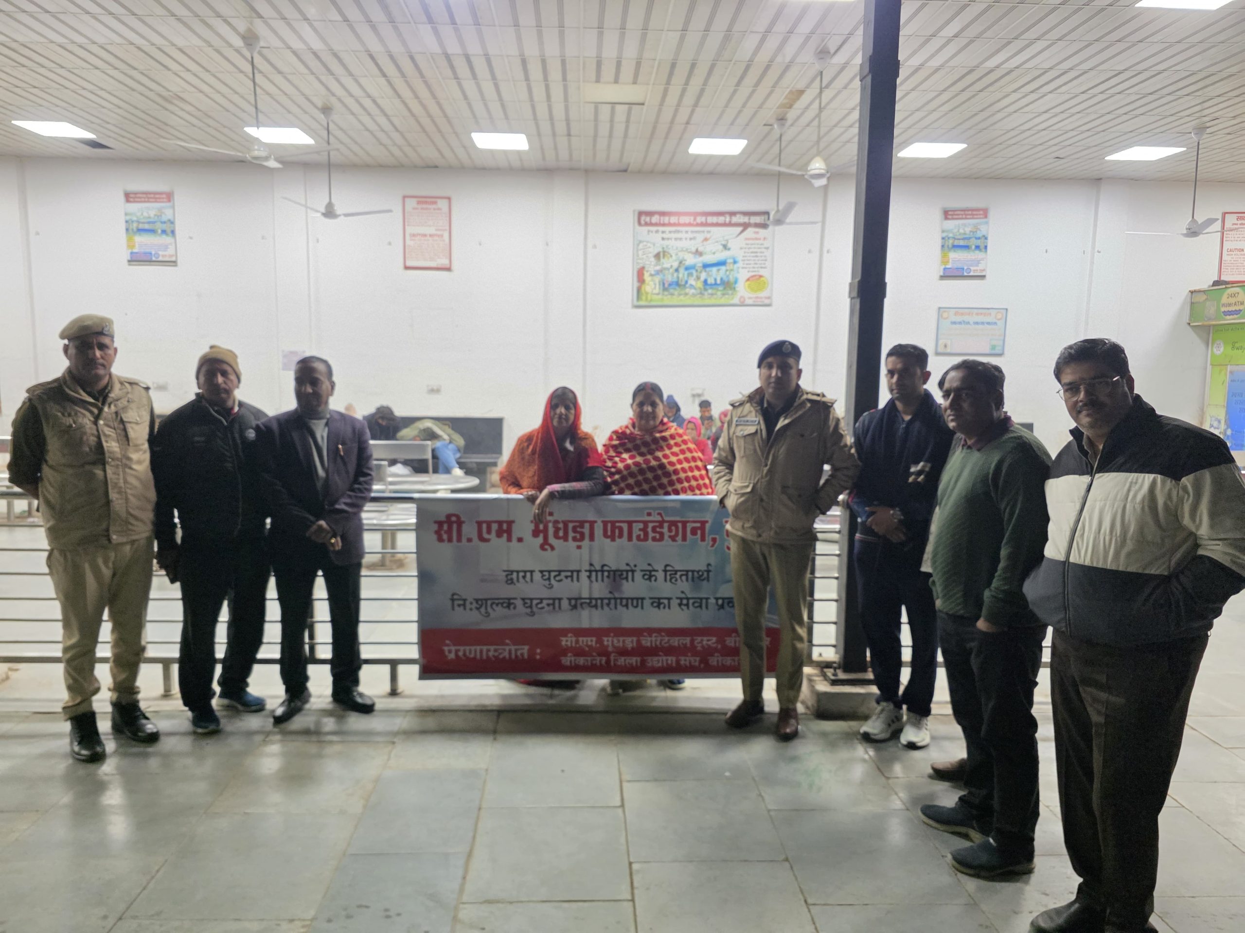 20 रोगियों को निशुल्क घुटना प्रत्यारोपण के लिए सीओ सिटी ने किया अहमदाबाद रवाना