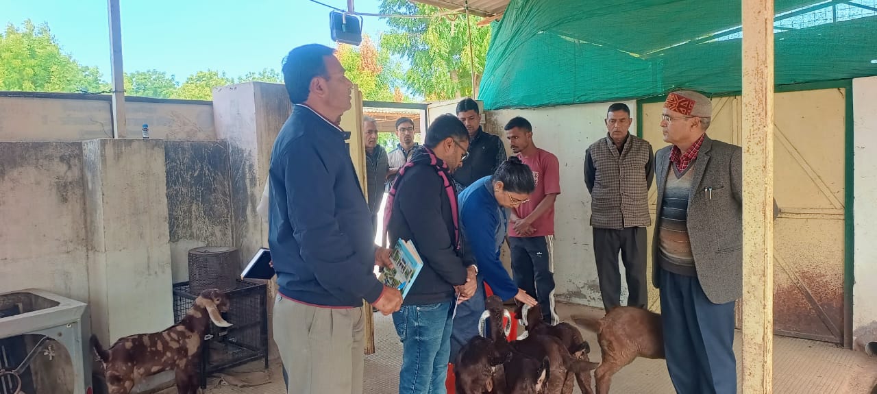 कुलगुरु डॉ दुबे ने समन्वित कृषि प्रणाली इकाई का किया निरीक्षण