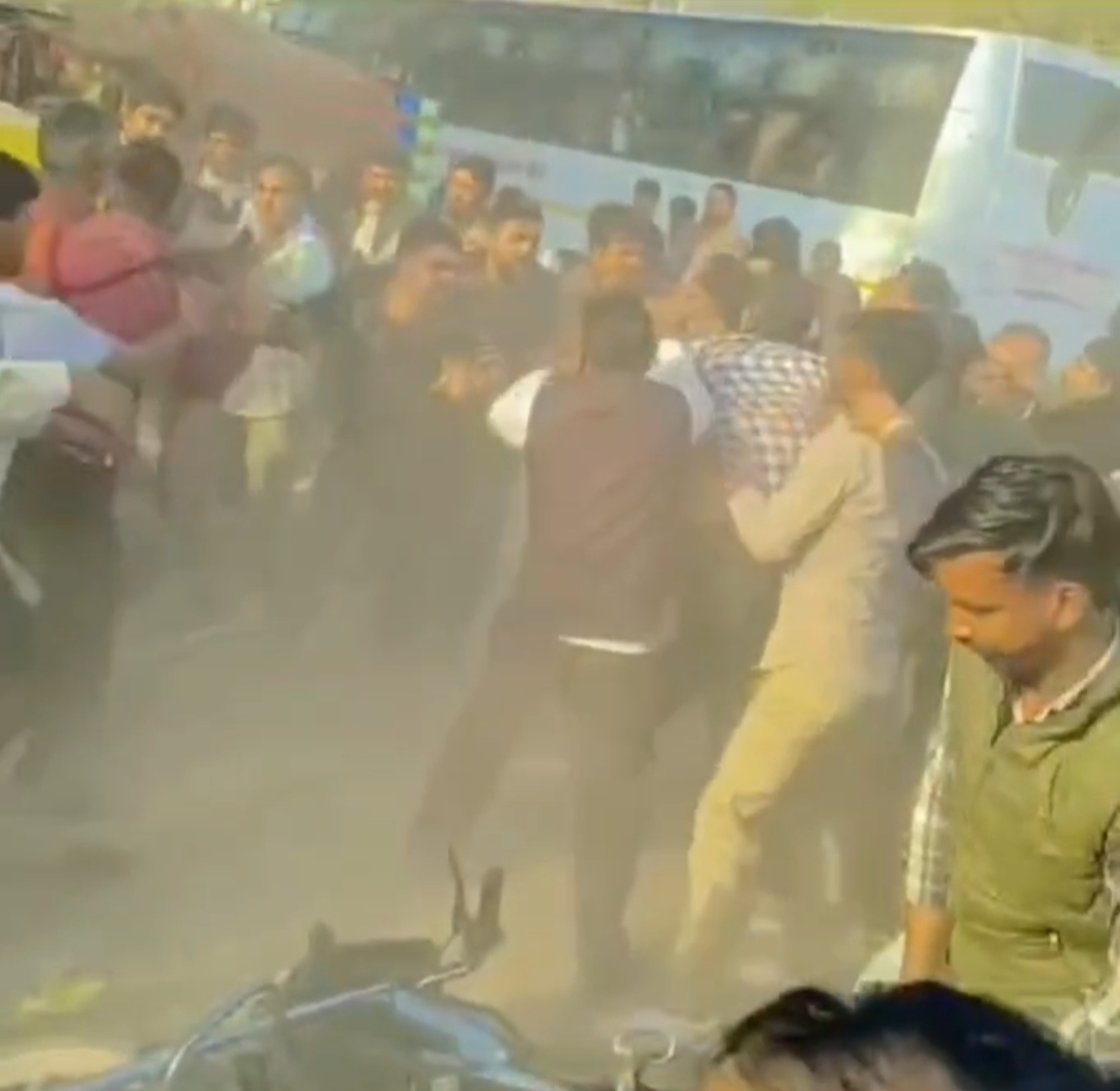 खूब चले लात-घूंसे, नोखा-बीकानेर बस रूट बना अखाड़ा, वीडियो हुआ वायरल