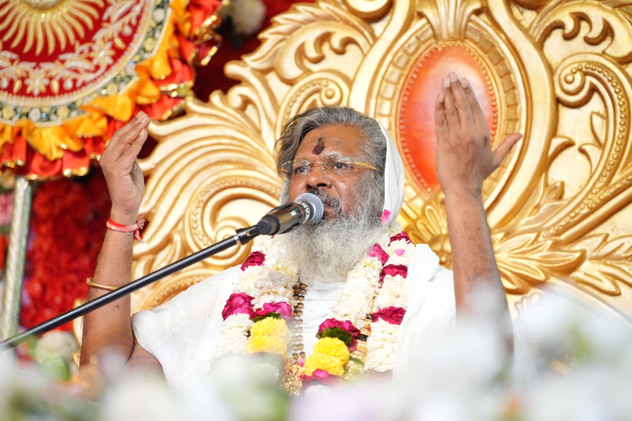 श्री महालक्ष्मी हवन यज्ञ की दिव्य ऊर्जा से सराबोर हो रहे श्रद्धालु