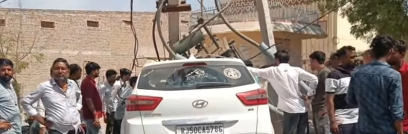 नोखा में बड़ा हादसा टला, कार की टक्कर से ट्रांसफॉर्मर गिरा, मची अफरा-तफरी