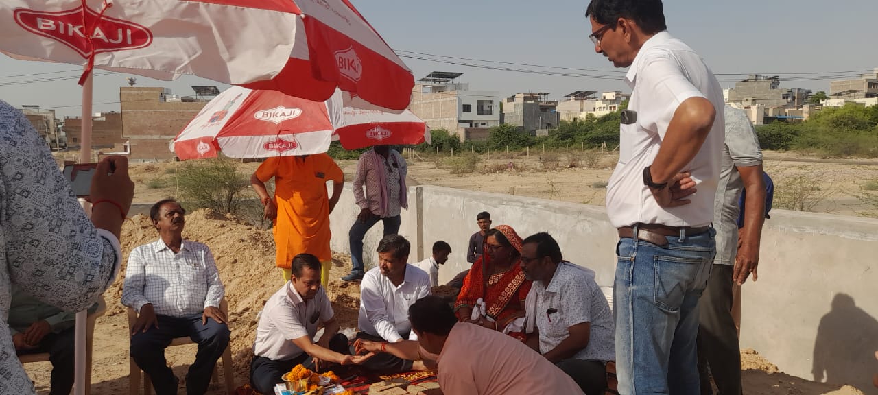 रोटरी इनरव्हील क्लब ने होम्योपैथी विभाग को दिया वॉटर प्यूरीफायर