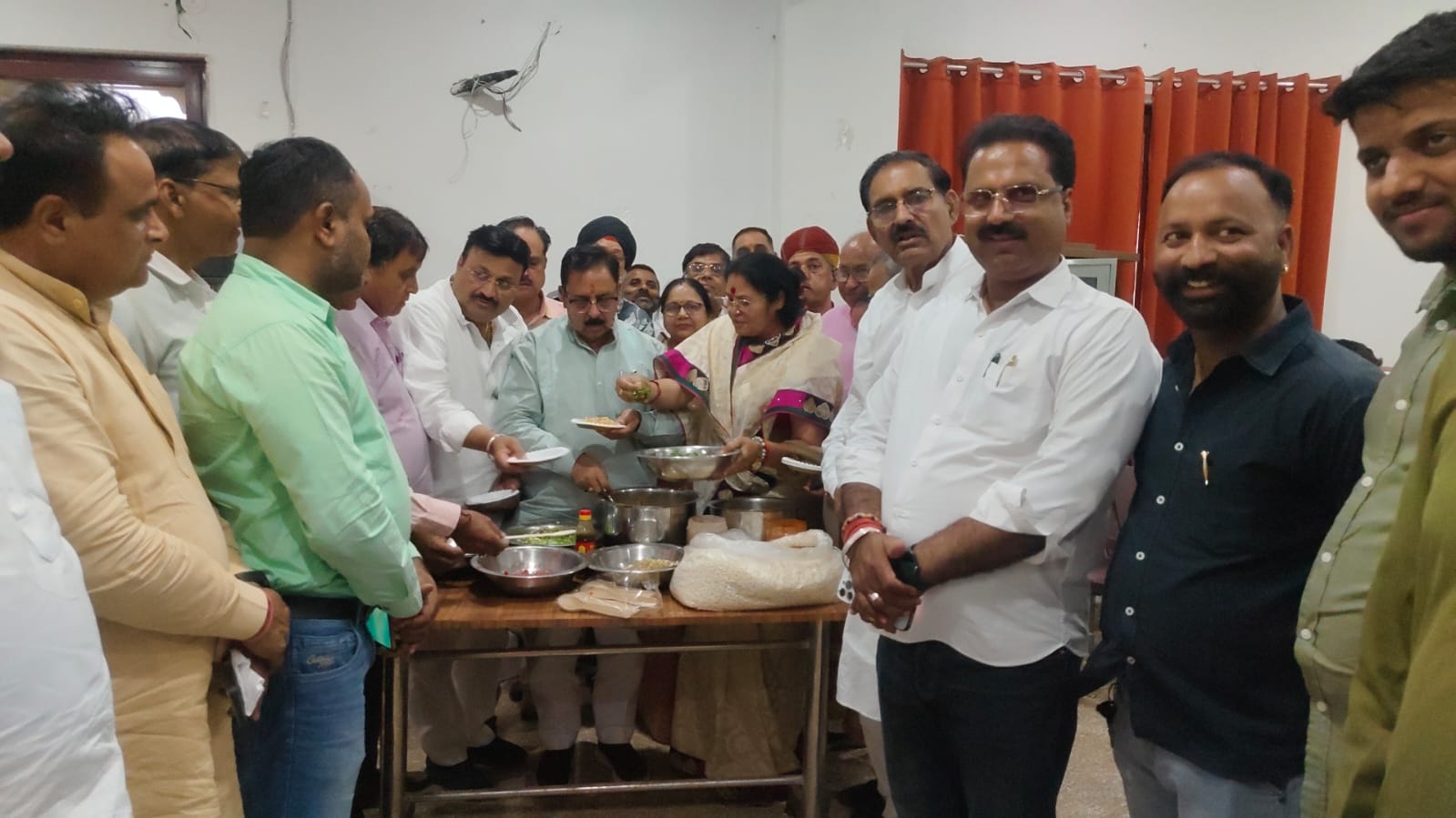 भाजपा संभाग कार्यालय में ‘चाय पर चर्चा’, अरुण चतुर्वेदी ने कार्यकर्ताओं संग साझा किए बंगाल जीत के अनुभव