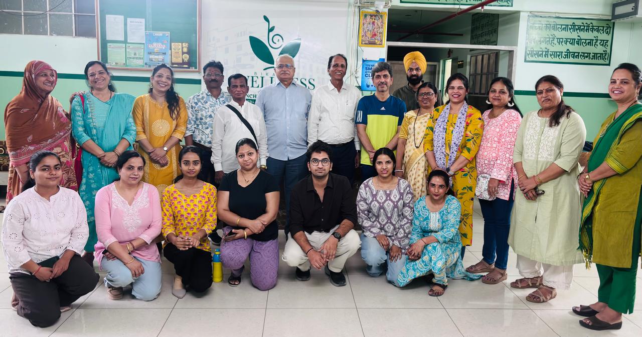बीकानेर वेलनेस सेंटर में एक्यूप्रेशर सत्र आयोजित, प्राकृतिक चिकित्सा से स्वास्थ्य जागरूकता का संदेश