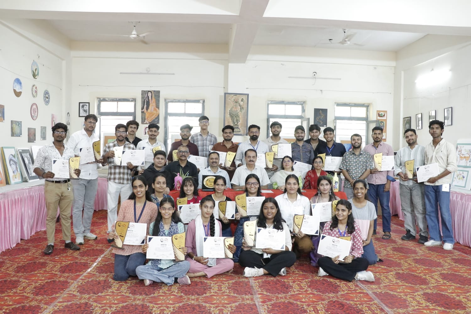‘अनंतरा 2026’ कला प्रदर्शनी का सफल समापन, युवा कलाकारों की प्रतिभा को मिला मंच