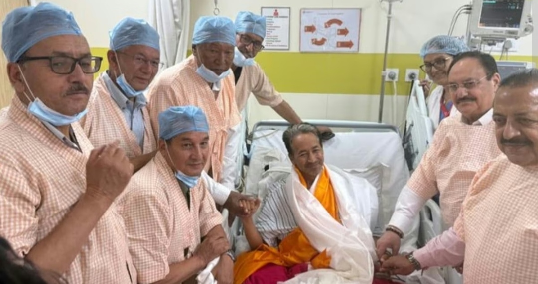 26 दिन बाद टूटा सोनम वांगचुक का अनशन, जूस पिलाकर कराया समाप्त