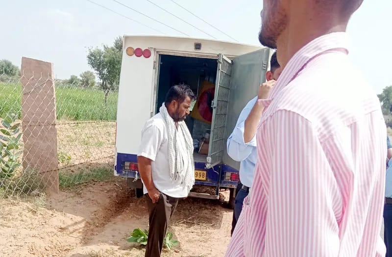 दिनदहाड़े 50 लाख से ज्यादा की सनसनीखेज लूट, बैंक कैश वैन रोककर बदमाश कैश बॉक्स ले उड़े