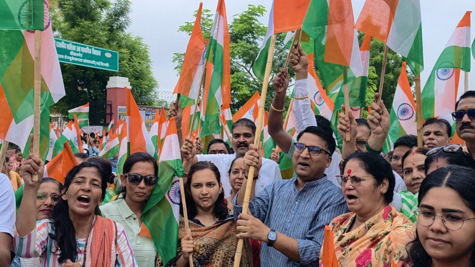 तिरंगे के रंग में रंगा बीकानेर, प्रभात फेरी से ‘हर घर तिरंगा’ अभियान का आगाज