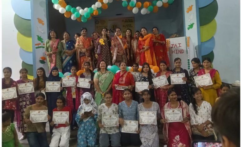 हाथों पर मेहंदी से उकेरी कला, 175 आवेदन में 138 ने लिया हिस्सा, प्रीति सोनी ने जीता पहला स्थान