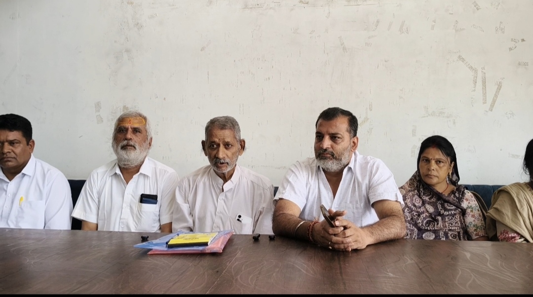 टिकट से पहले किराडू ने बढ़ाया सियासी पारा, पश्चिम की 20-25 वार्डों पर फोकस, टिकट नहीं मिला तो कोर कमेटी लेगी फैसला