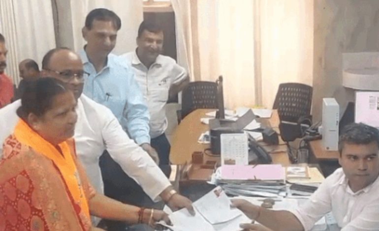 दूसरे दिन नामांकन की होड़, अब तक 42 पर्चे दाखिल, निर्दलीय बनाएंगे कई वार्डों का मुकाबला दिलचस्प