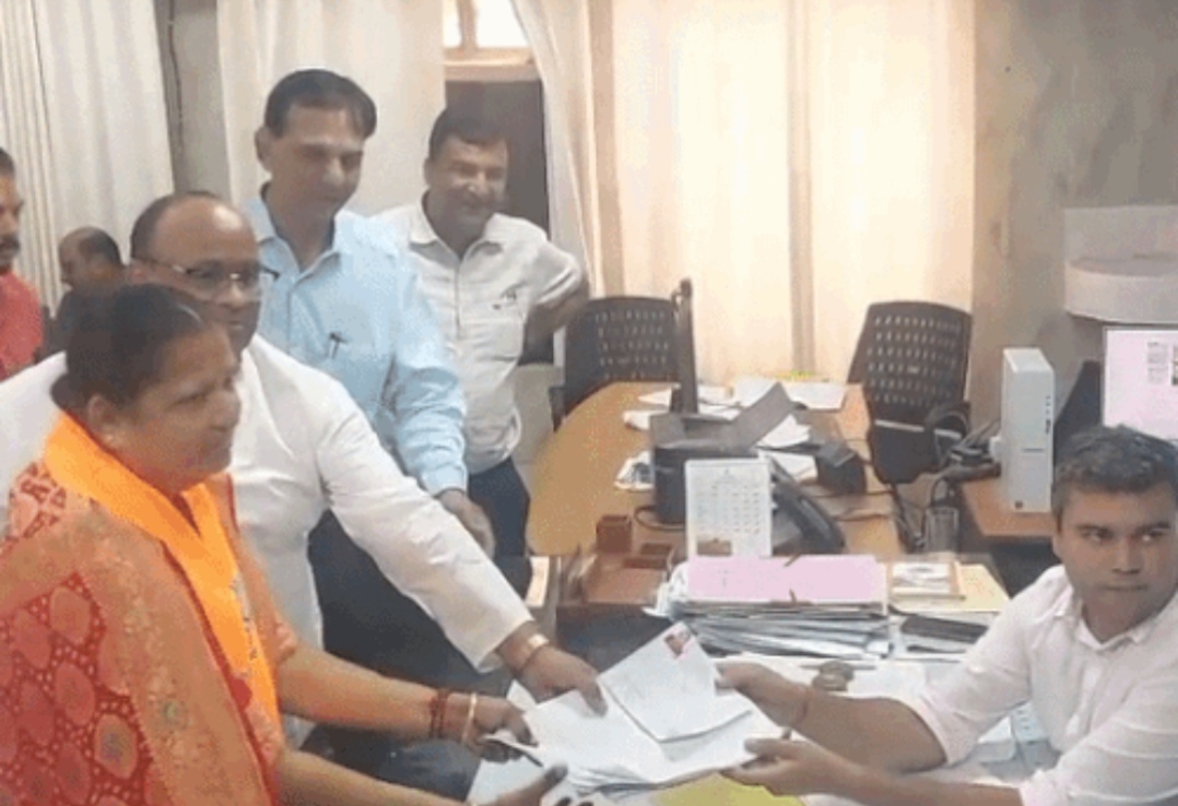 दूसरे दिन नामांकन की होड़, अब तक 42 पर्चे दाखिल, निर्दलीय बनाएंगे कई वार्डों का मुकाबला दिलचस्प