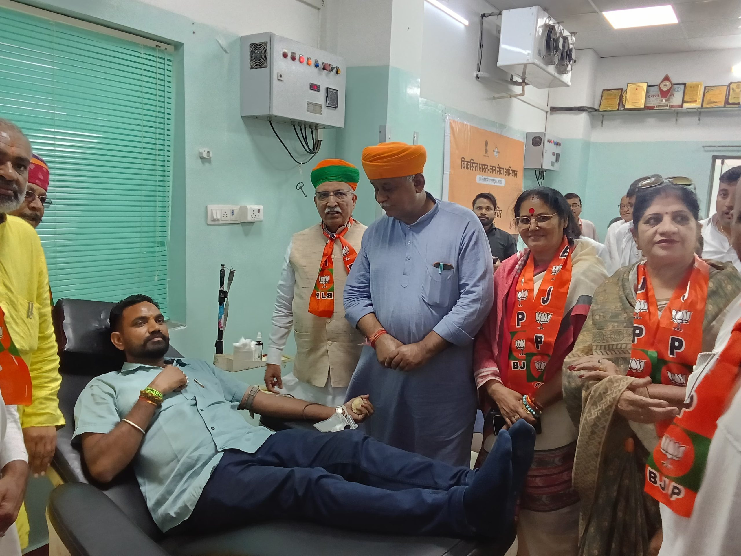 सेवा संकल्प अभियान के तहत भाजपा ने लगाया रक्तदान शिविर, 57 यूनिट रक्तदान
