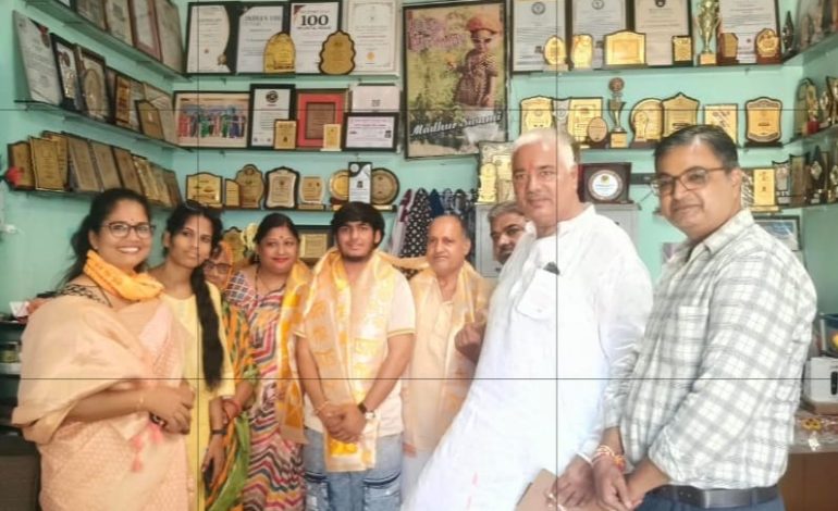 नौ दिन, नौ स्वरूप, नौ दिन कन्या पूजन: माँ ब्रह्मचारिणी की आराधना के साथ नेशनल स्विमिंग के लिए चयनित मधुर का सम्मान