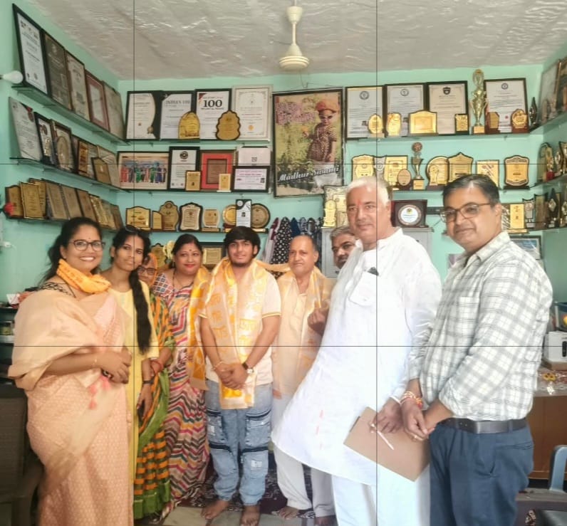 नौ दिन, नौ स्वरूप, नौ दिन कन्या पूजन: माँ ब्रह्मचारिणी की आराधना के साथ नेशनल स्विमिंग के लिए चयनित मधुर का सम्मान