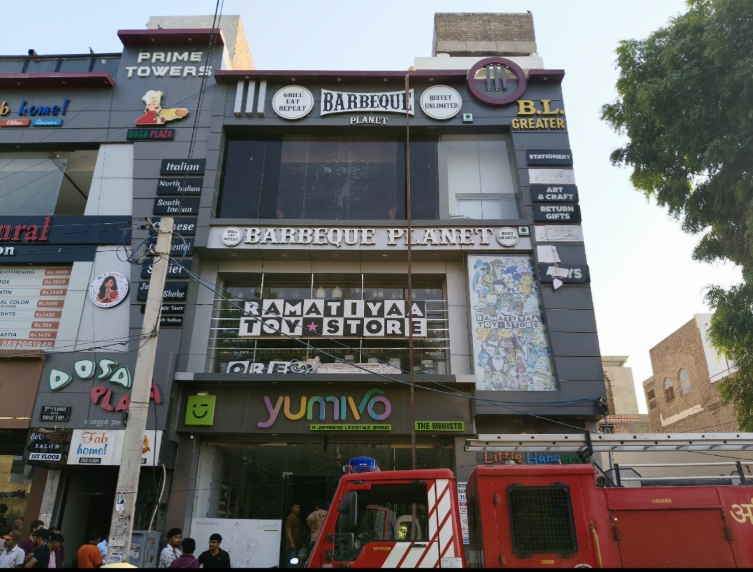 बीकानेर में एक ही दिन में आग की दूसरी घटना, दोपहर में व्यास कॉलोनी के रेस्टोरेंट के किचन में लगी भीषण आग