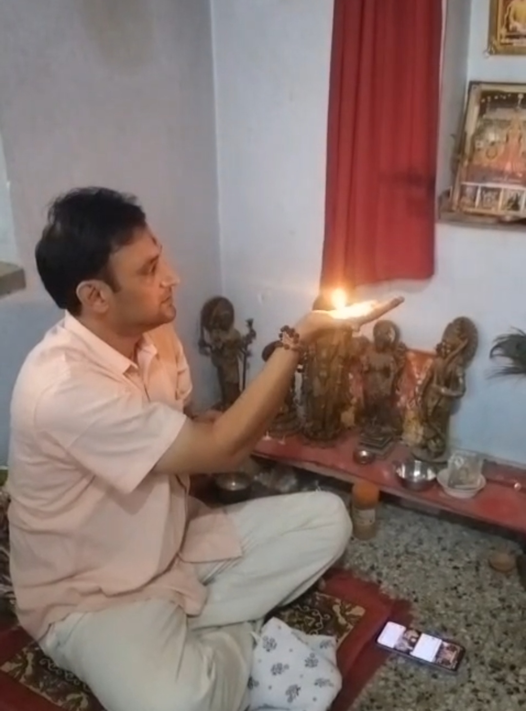 बीकानेर में आस्था का अनोखा नजारा, हथेली पर ज्योत प्रज्वलित कर मां करणी के दरबार जाएंगे भक्त
